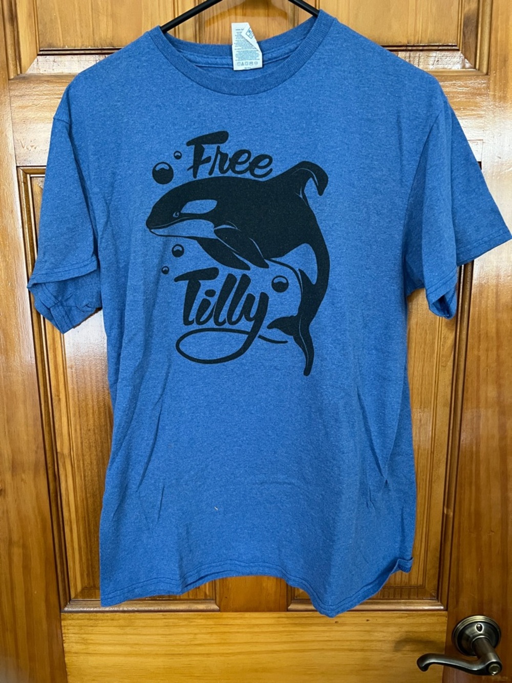 Unisex orca tee